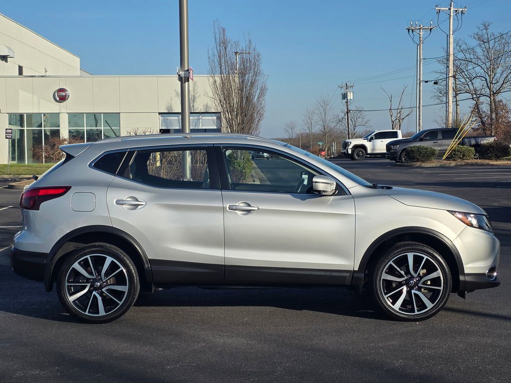 Used 2018 Nissan Rogue Sport SL image 4