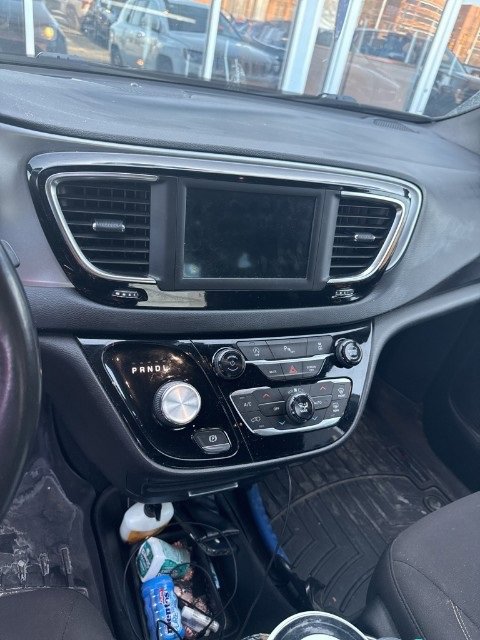 Used 2020 Chrysler Pacifica Touring w/ S Appearance Package image 7