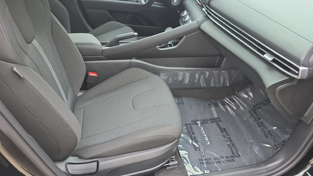 New 2026 Hyundai Elantra SE FWD image 13