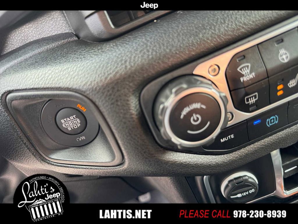 Used 2024 Jeep Wrangler Unlimited w/ Convenience Group image 21