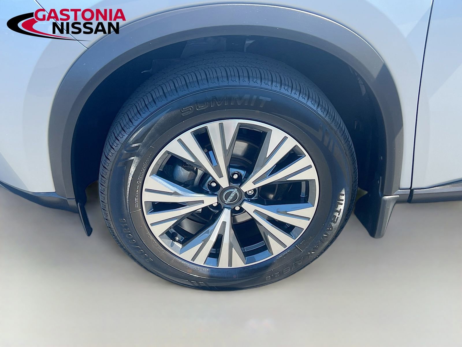 Used 2023 Nissan Rogue SV image 39