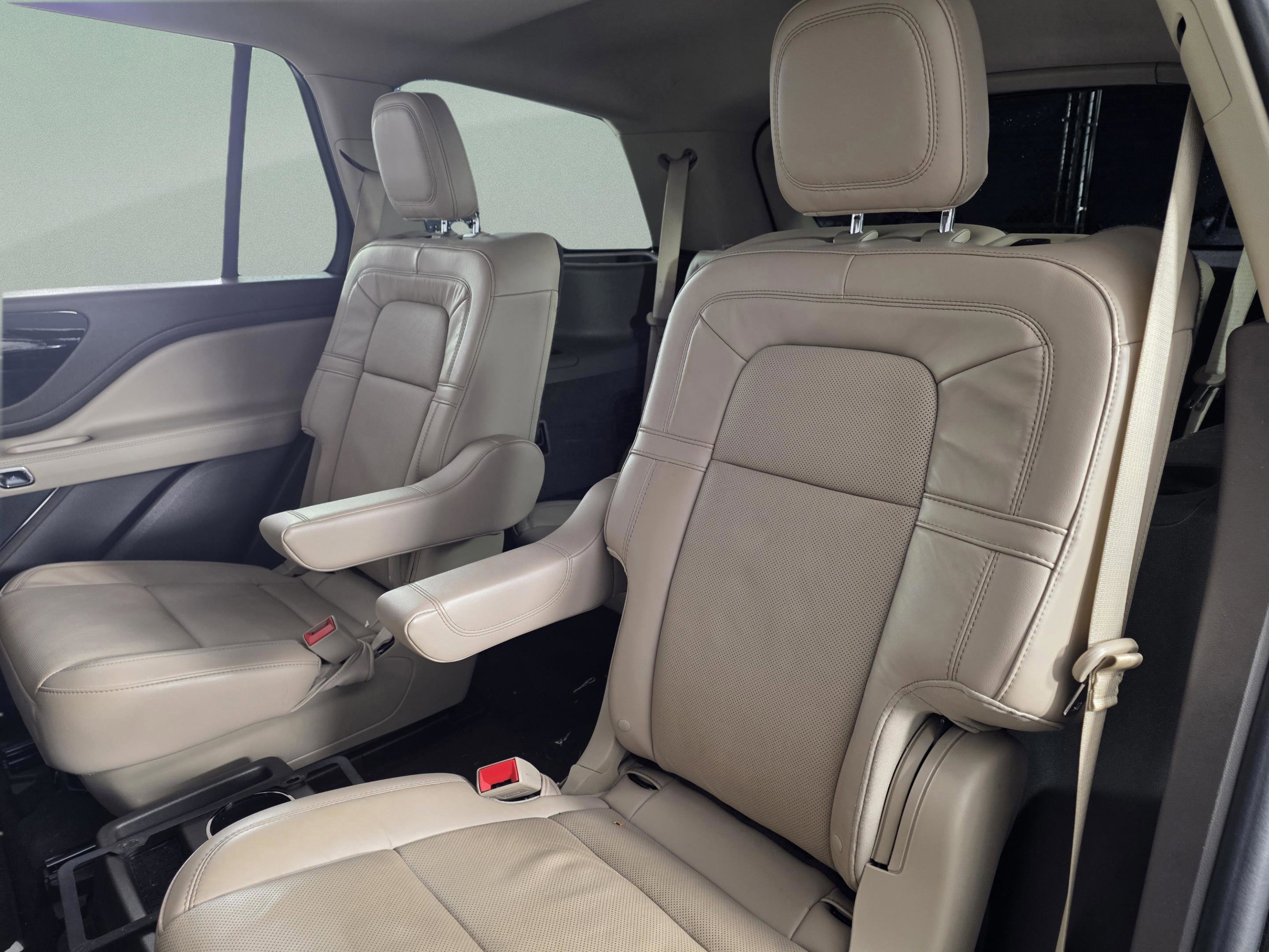 Used 2024 Lincoln Aviator Reserve w/ Elements Package Plus image 36