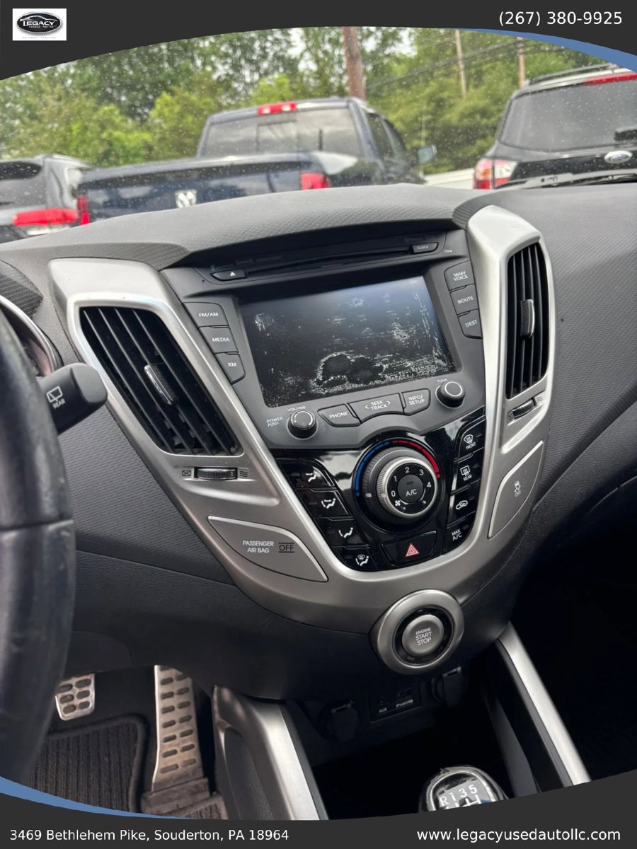 Used 2012 Hyundai Veloster w/ Style Pkg FWD image 25