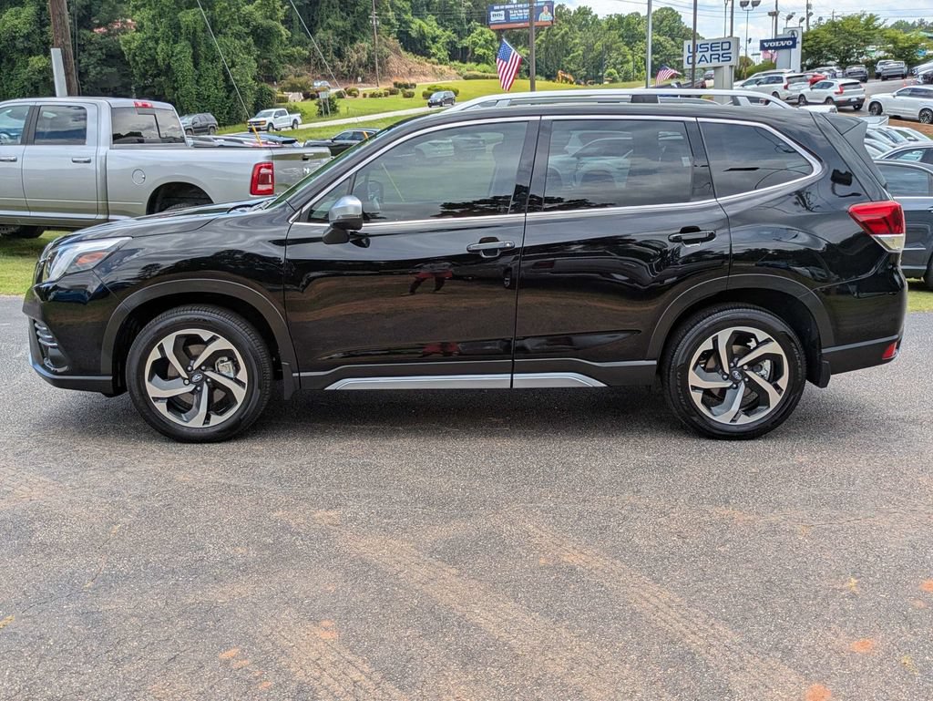 Used 2024 Subaru Forester Touring w/ Convenience Package AWD/4WD image 3