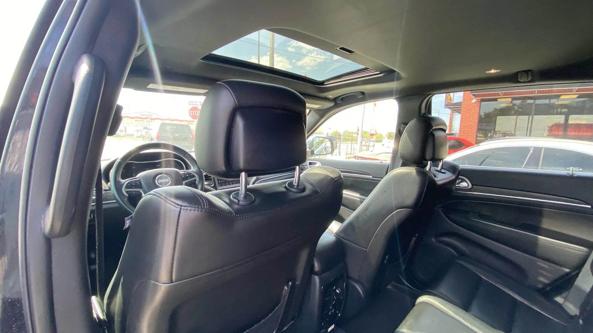 Used 2018 Jeep Grand Cherokee Limited AWD/4WD image 16