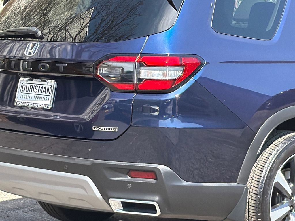 Certified 2025 Honda Pilot Touring image 7