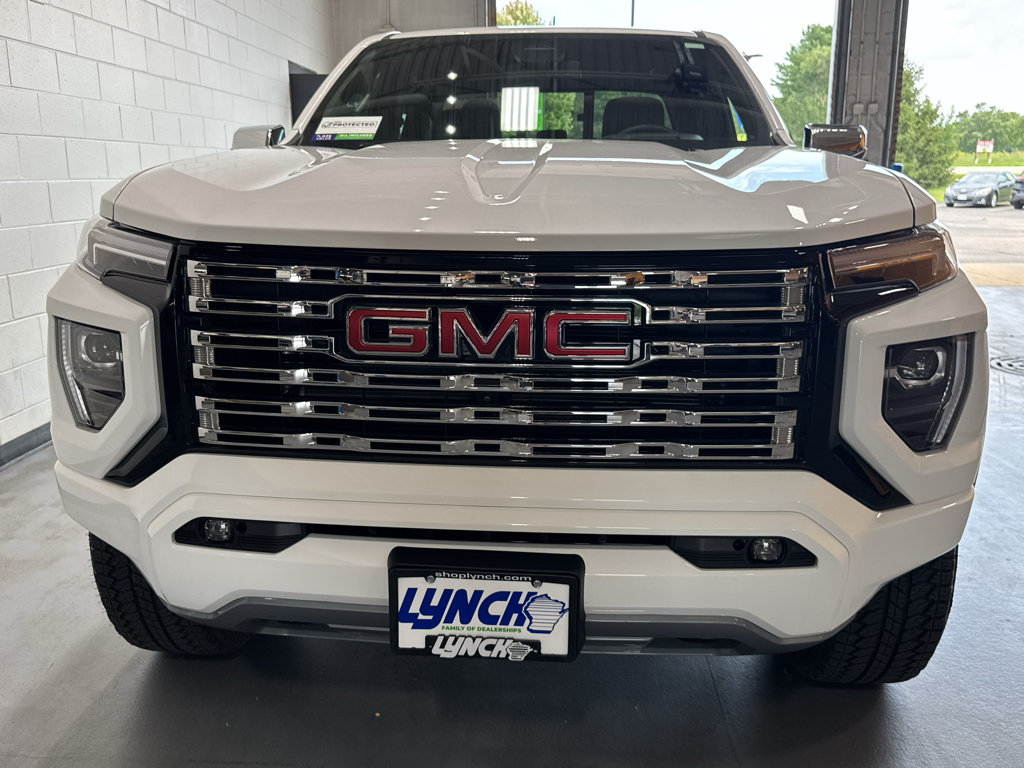 Used 2025 GMC Canyon Denali AWD/4WD image 8