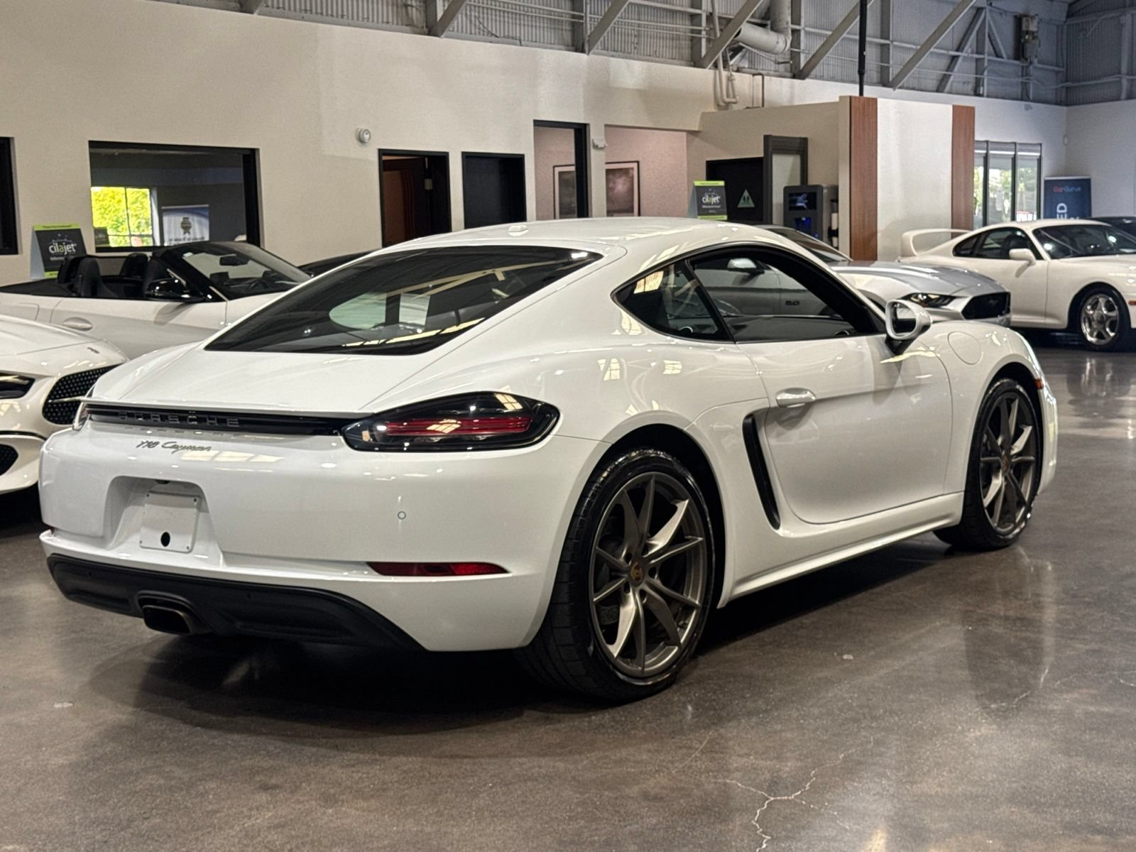 Used 2019 Porsche 718 Cayman RWD image 15