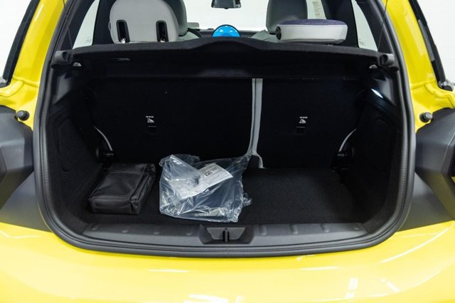 New 2027 MINI Cooper 2-Door Hardtop FWD image 9