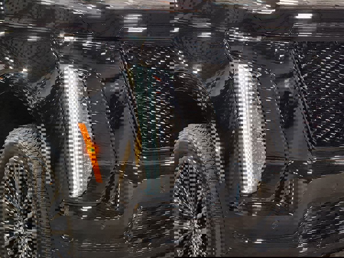 Used 2025 Cadillac Escalade ESV Sport Platinum image 13