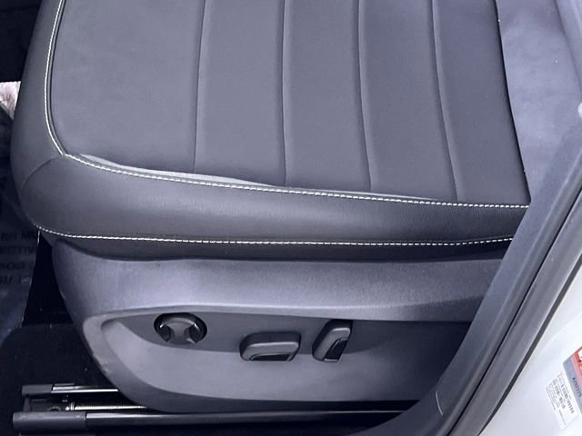 Used 2024 Volkswagen Taos SE image 12