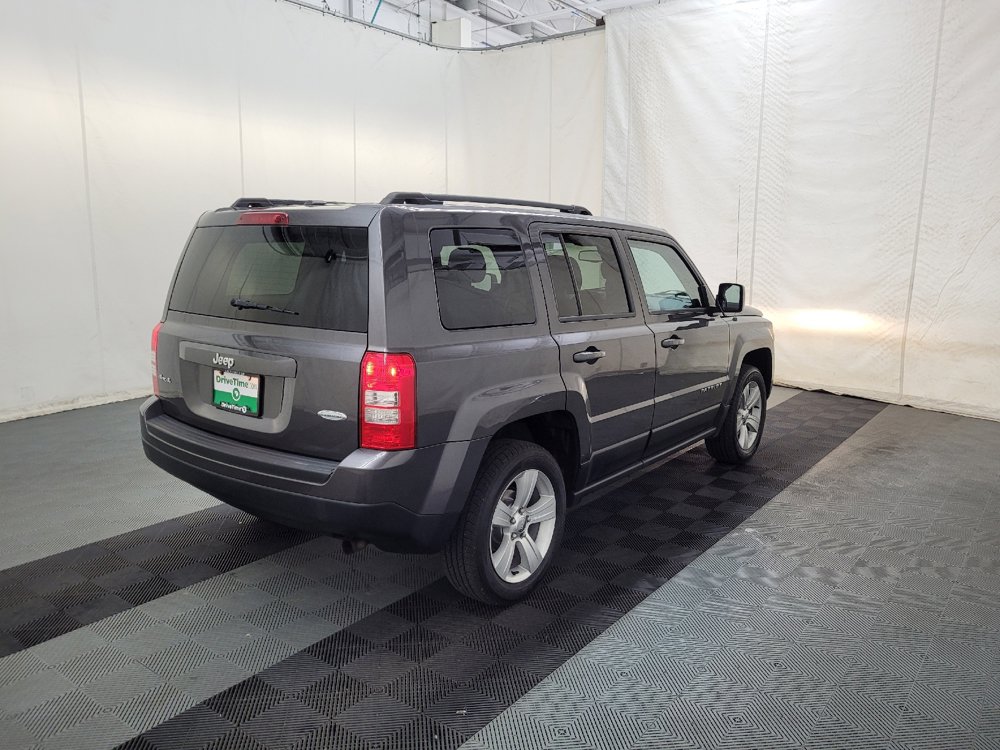 Used 2016 Jeep Patriot Latitude AWD/4WD image 9