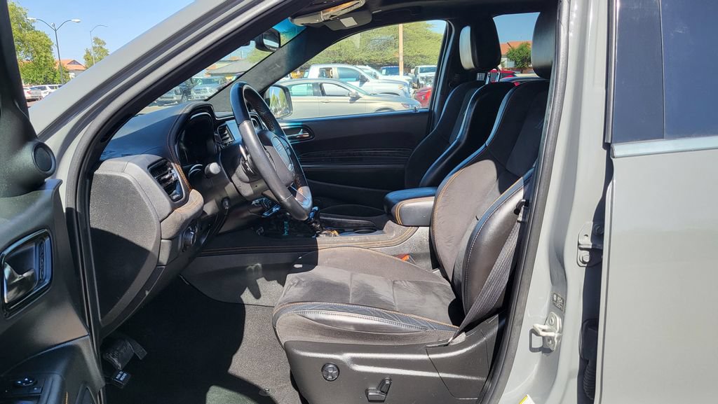 Used 2023 Dodge Durango R/T w/ Hemi Orange Plus Package RWD image 30