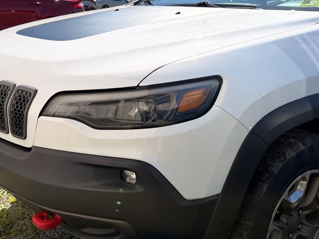 Used 2019 Jeep Cherokee Trailhawk image 4