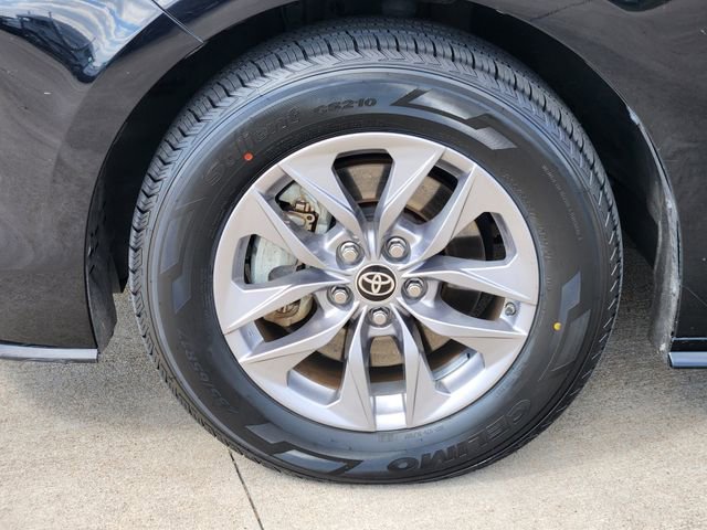 Used 2022 Toyota Sienna LE FWD image 10