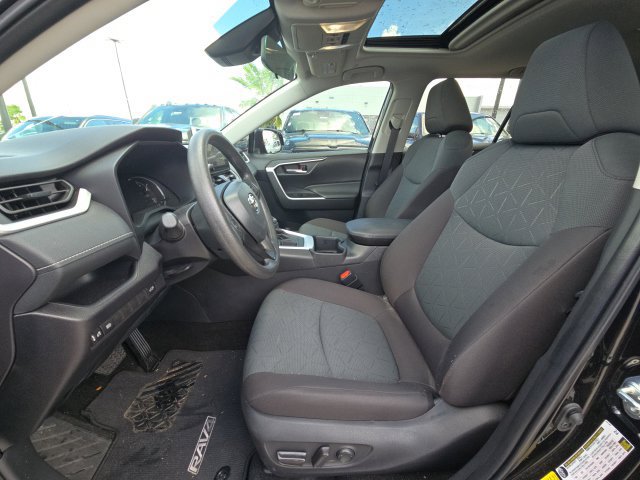 Used 2025 Toyota RAV4 XLE w/ Convenience Package FWD image 9