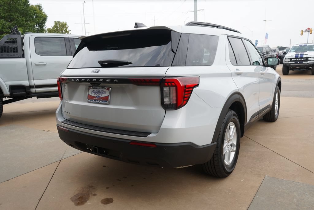 New 2026 Ford Explorer Active RWD image 11