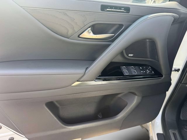 Used 2023 Lexus LX 600 4WD w/ Appearance Package image 22
