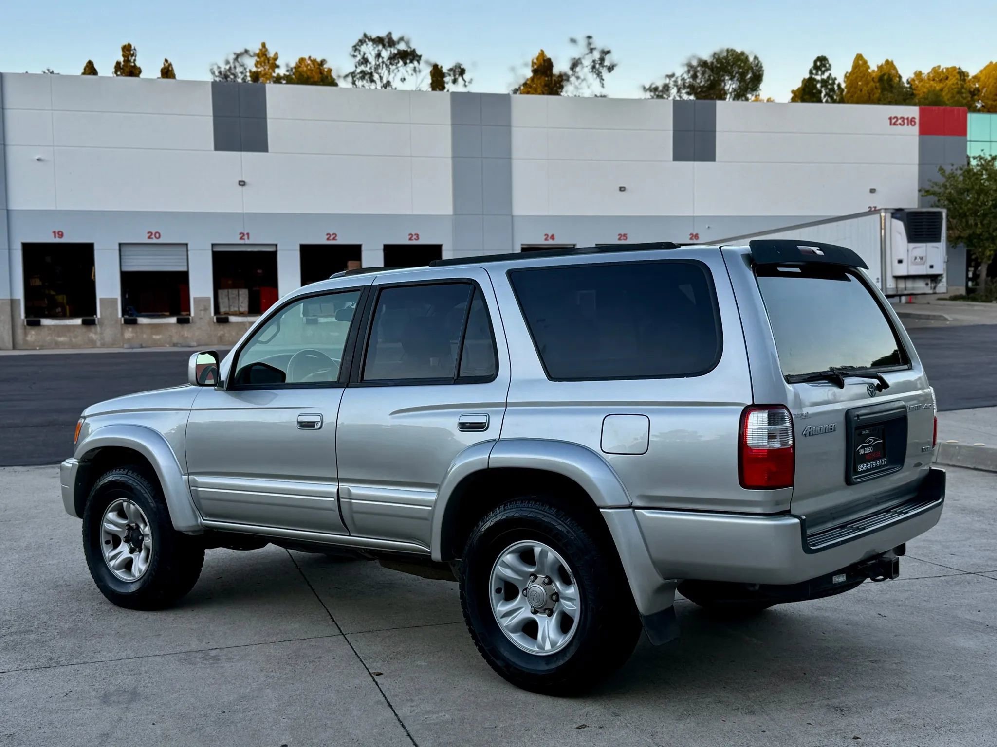 Used 2001 Toyota 4Runner Limited image 19