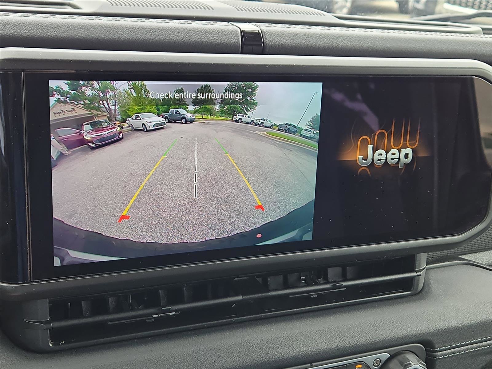 Used 2024 Jeep Wrangler Unlimited Rubicon image 26