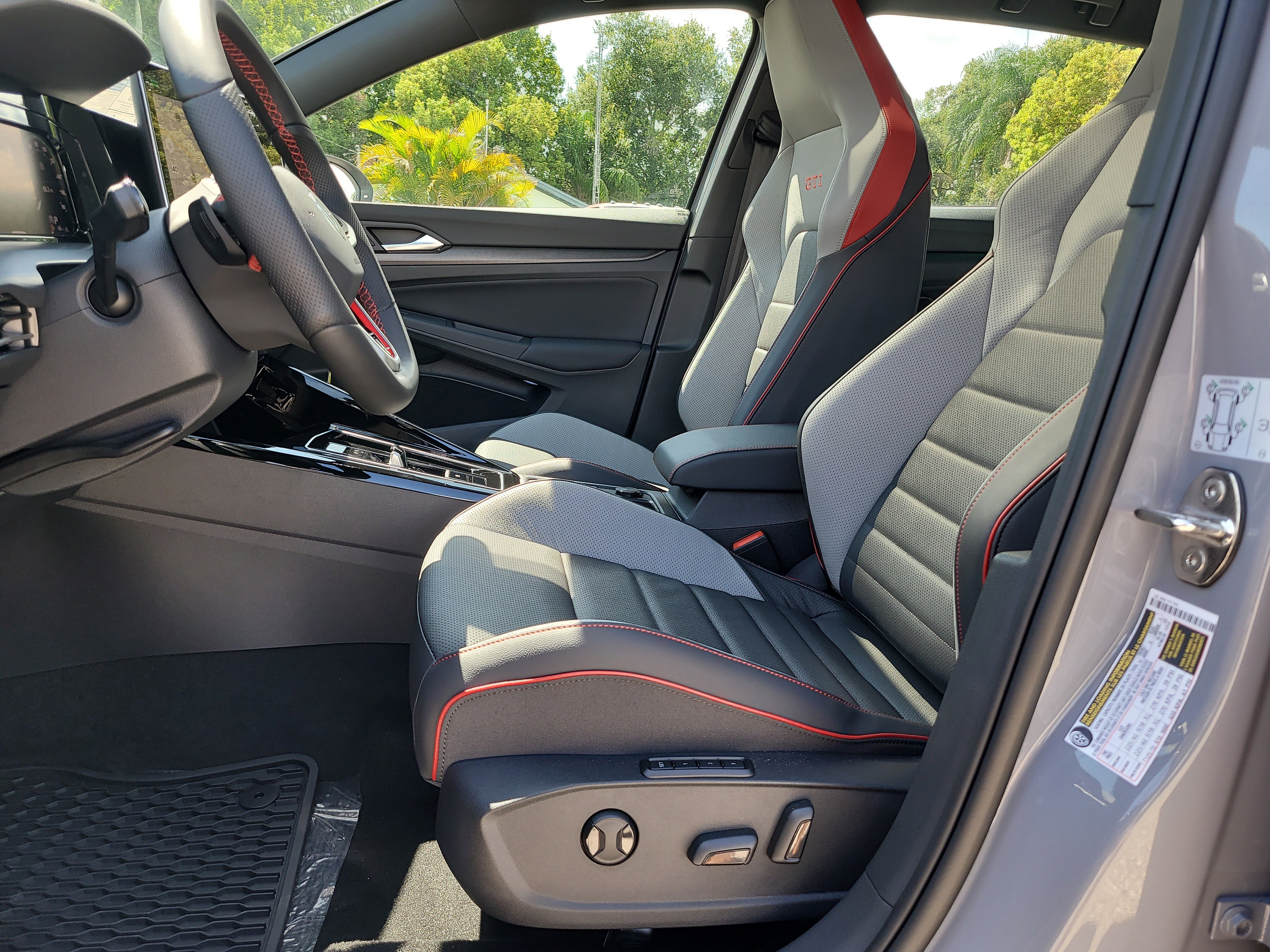 New 2025 Volkswagen GTI SE image 17