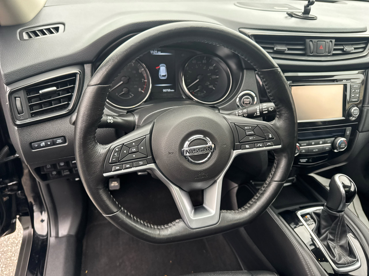 Used 2017 Nissan Rogue SL w/ SL Premium Package image 25