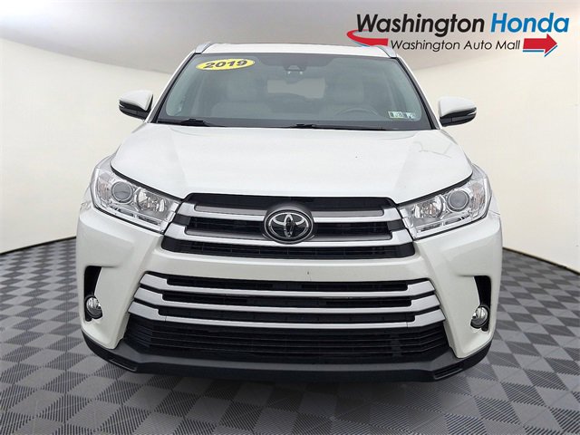 Used 2019 Toyota Highlander XLE image 2