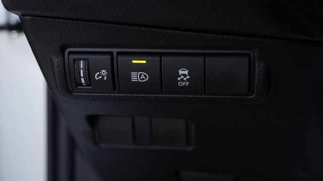 Used 2026 Toyota Corolla Cross XLE FWD image 23