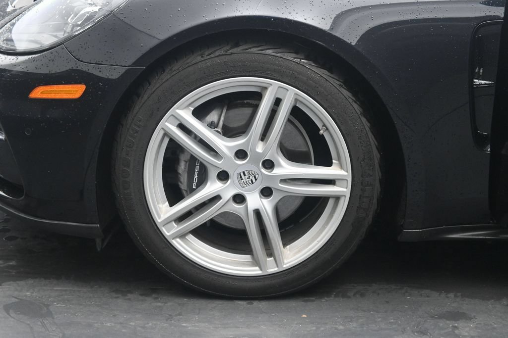 Used 2019 Porsche Panamera 4 AWD/4WD image 36