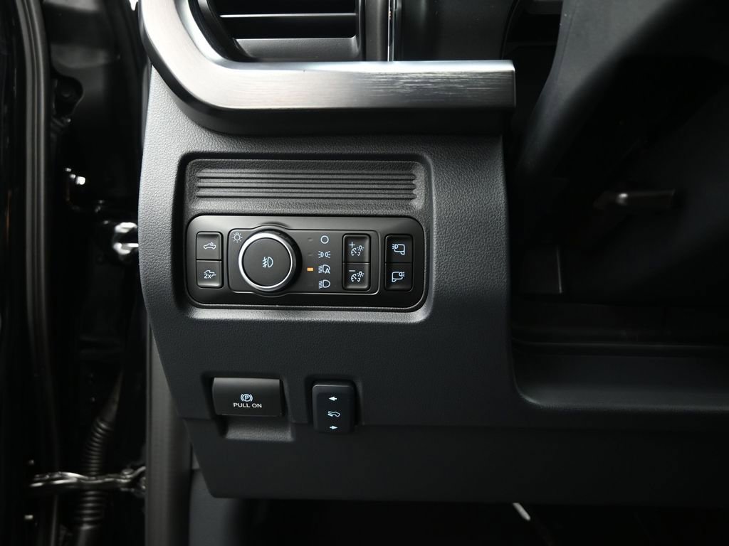 New 2026 Ford F250 Lariat w/ Black Appearance Package image 11