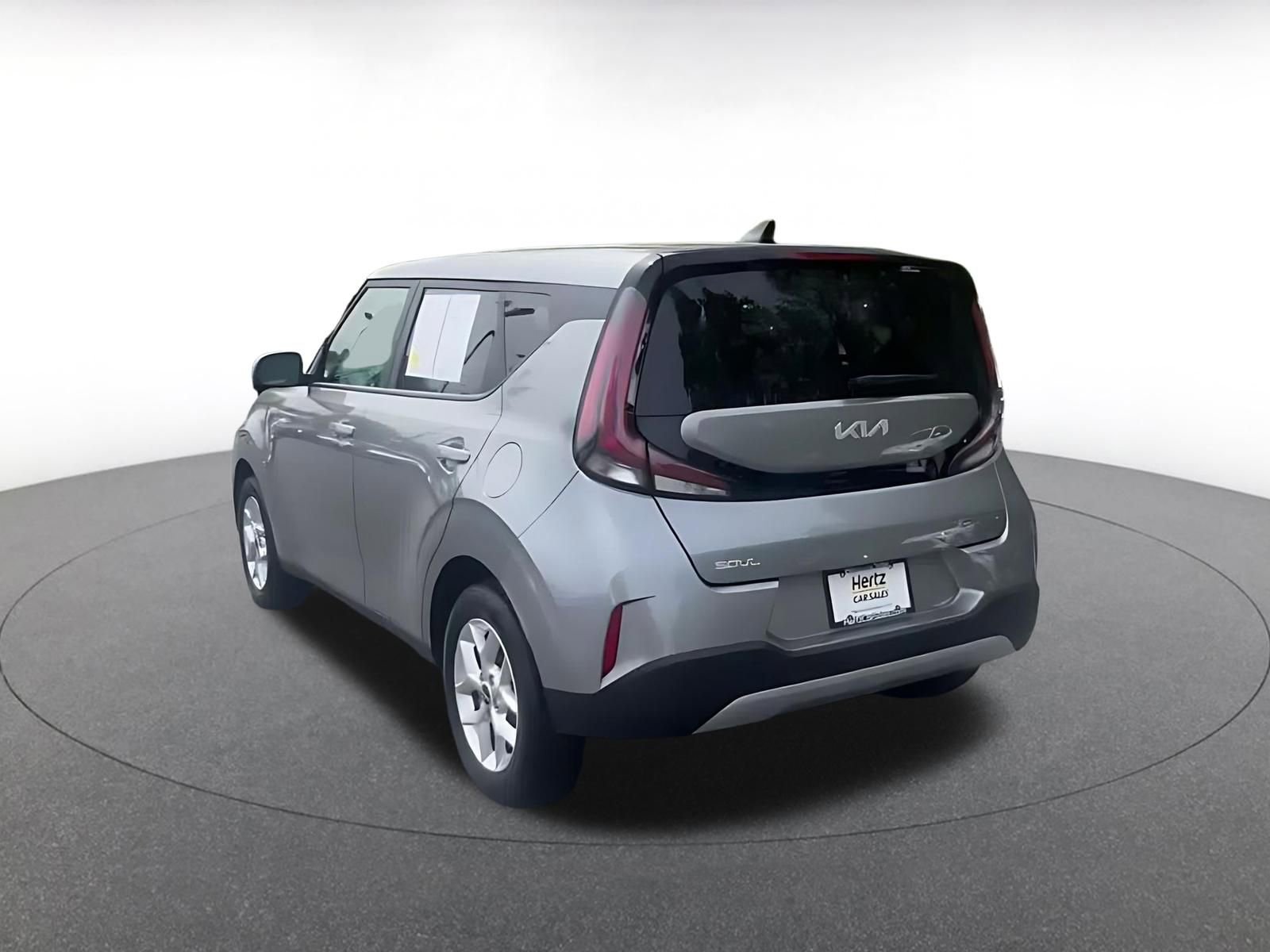 Used 2025 Kia Soul LX w/ LX Technology Package FWD image 11