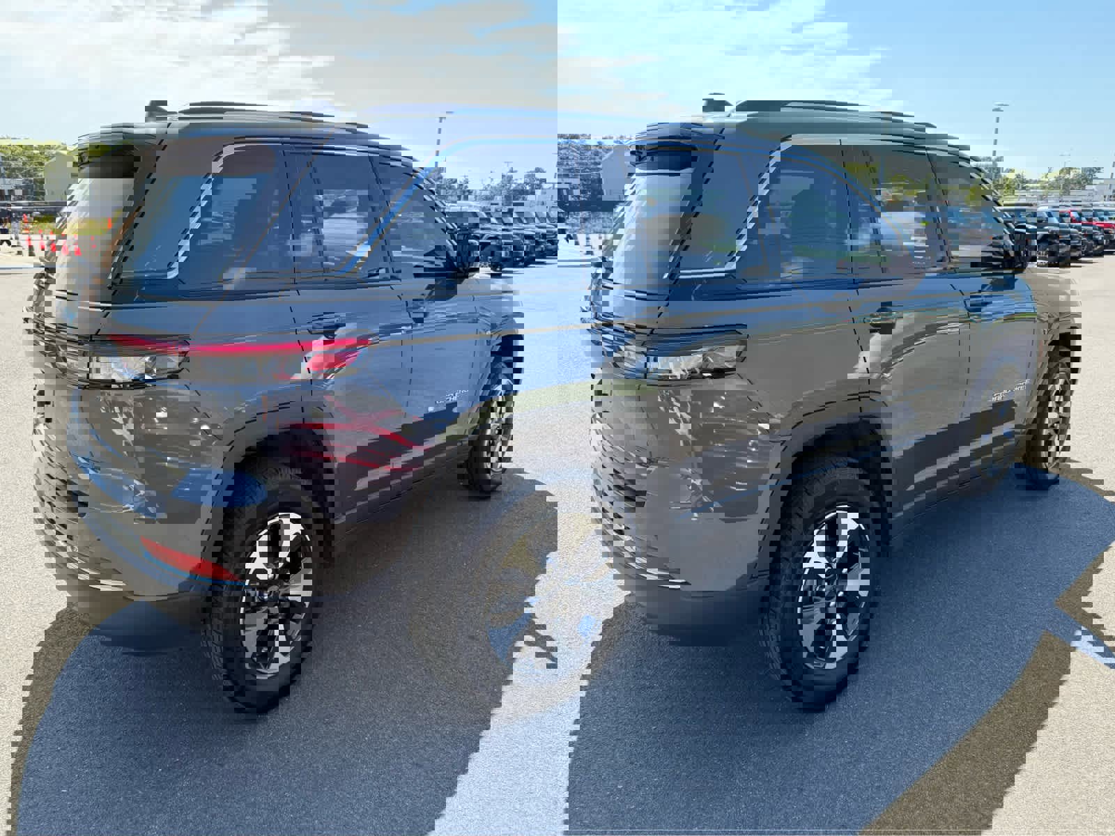 Used 2024 Jeep Grand Cherokee Limited 4xe image 10