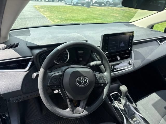Used 2022 Toyota Corolla LE FWD image 12