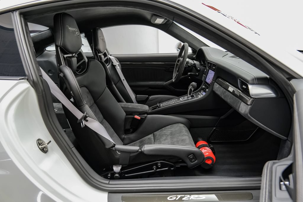 Used 2018 Porsche 911 GT2 RS RWD image 33