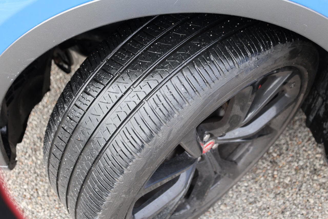 Used 2020 Jaguar F-PACE SVR image 27