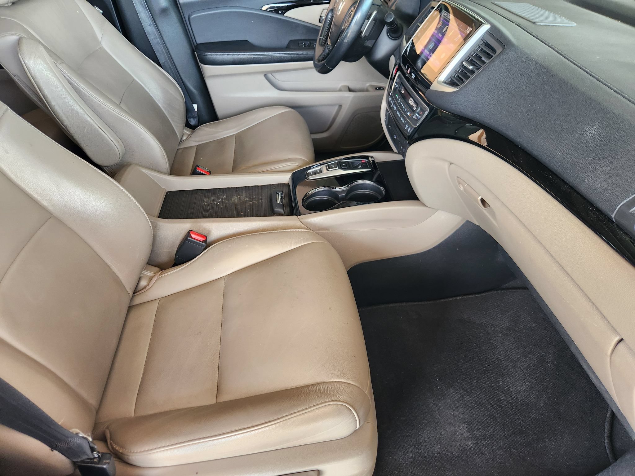 Used 2017 Honda Pilot Touring image 14