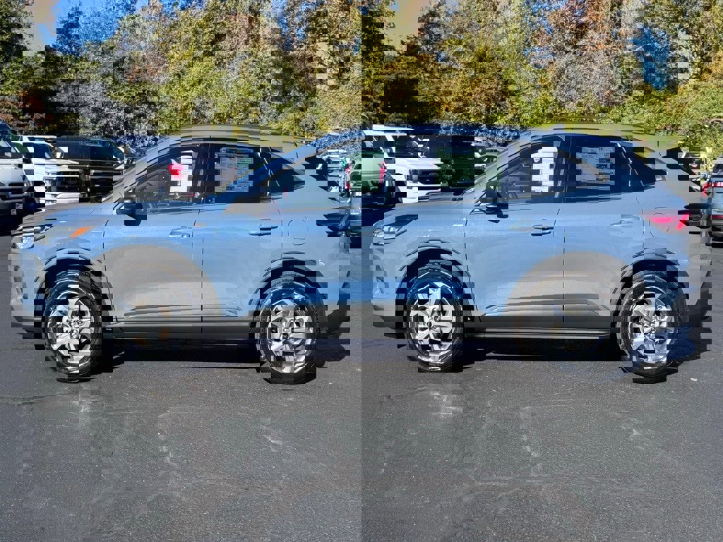 New 2026 Ford Escape ST-Line w/ Cold Weather Package image 3
