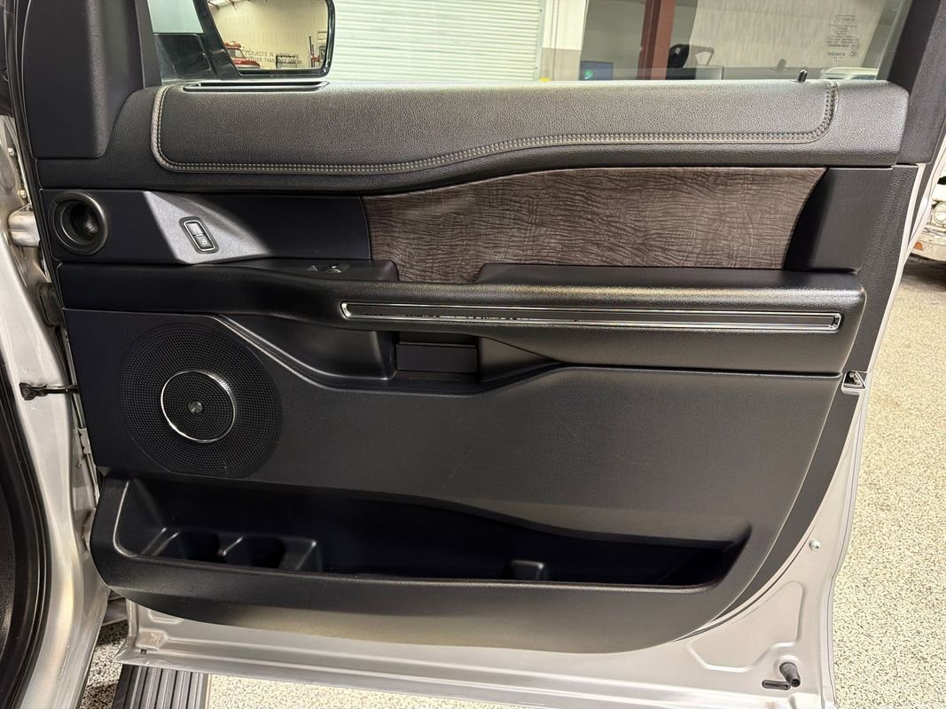 Used 2019 Ford Expedition Max Limited RWD image 43