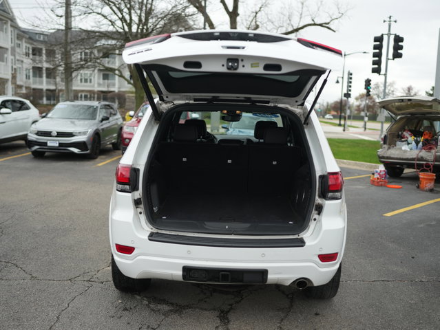 Used 2022 Jeep Grand Cherokee Laredo X AWD/4WD image 7