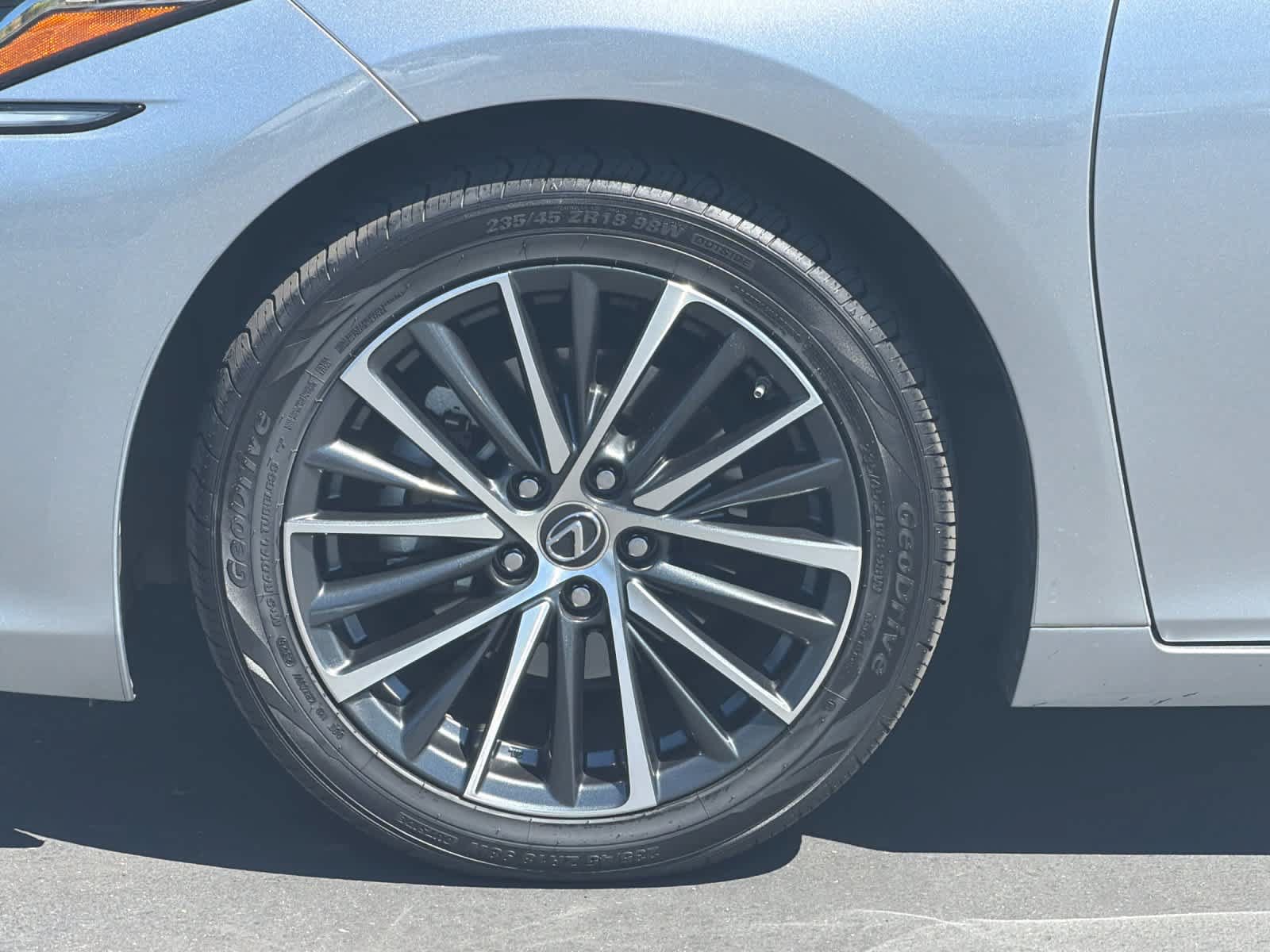 Used 2022 Lexus ES 300h w/ Premium Package FWD image 29
