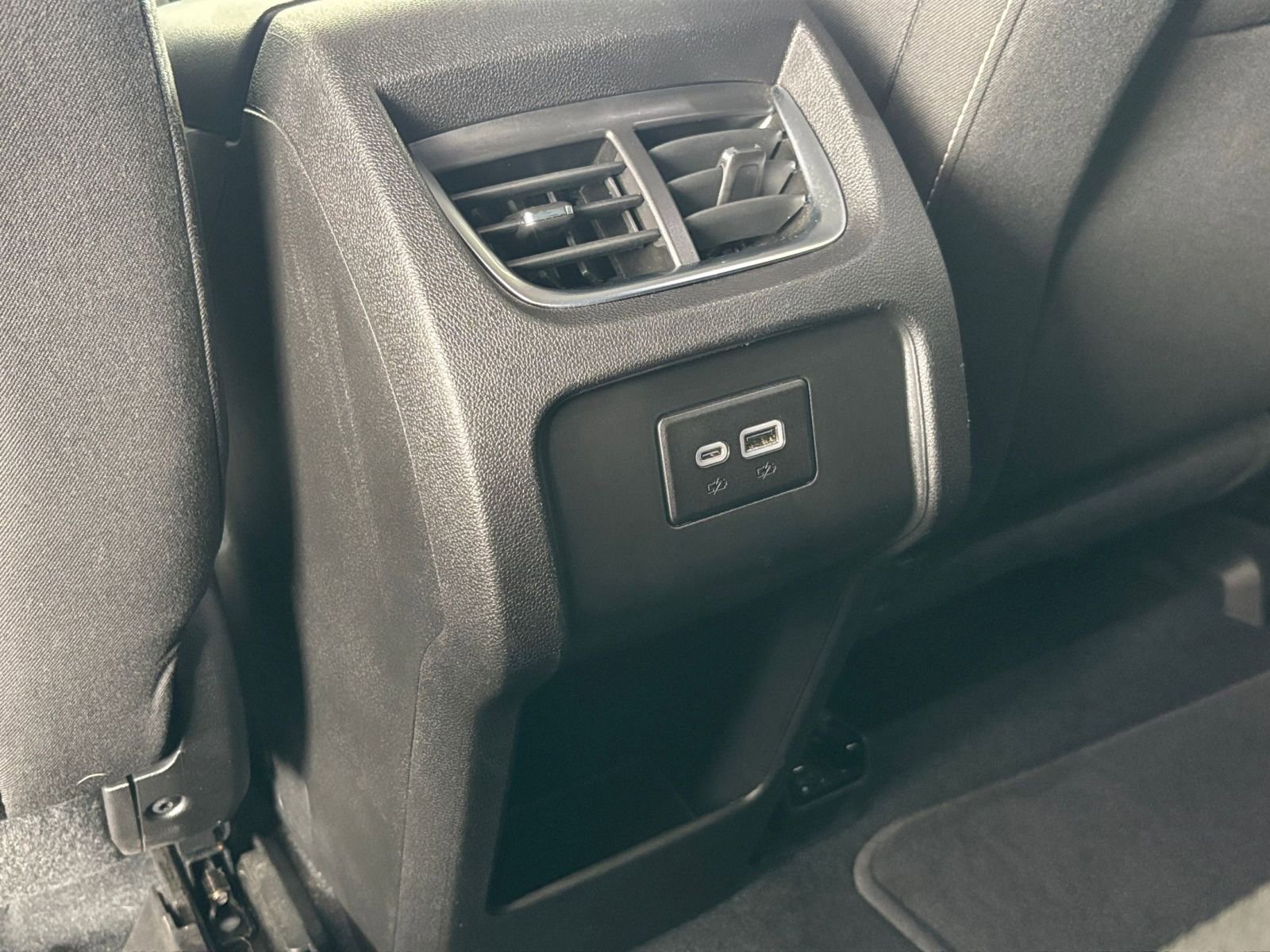 Used 2025 Chevrolet Blazer LT FWD image 23