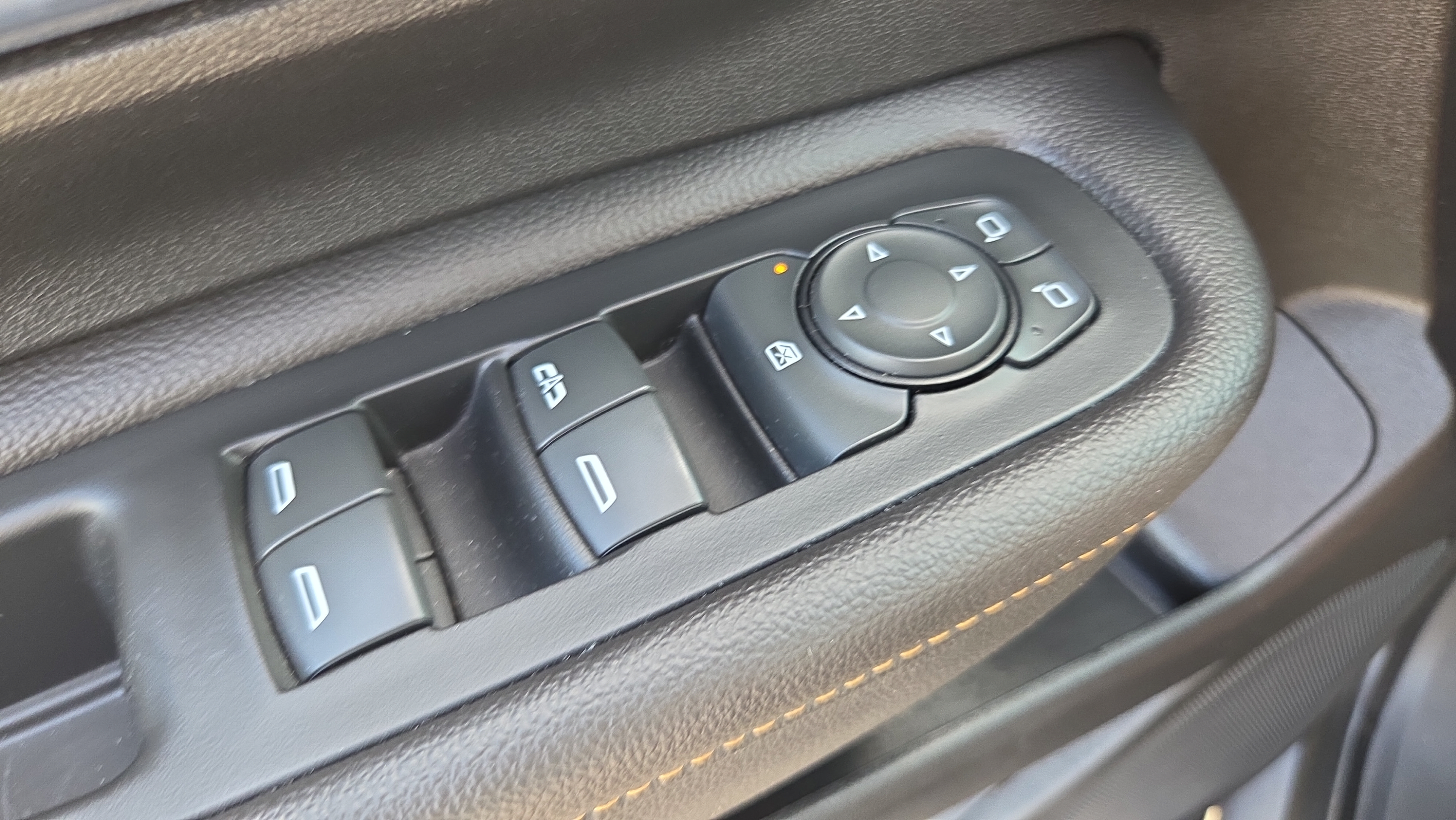 Used 2020 GMC Terrain SLE FWD image 28