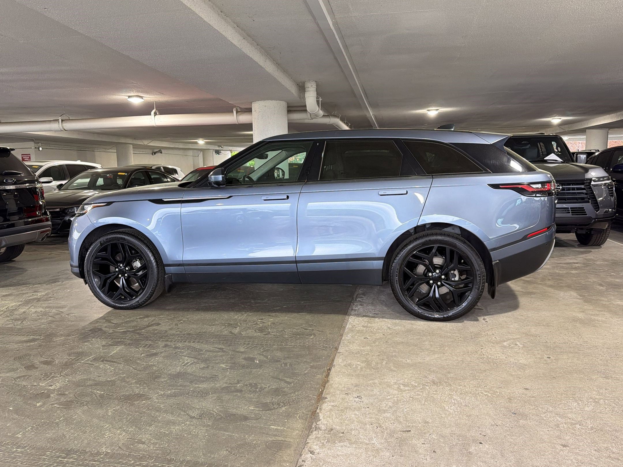 Used 2020 Land Rover Range Rover Velar S image 2