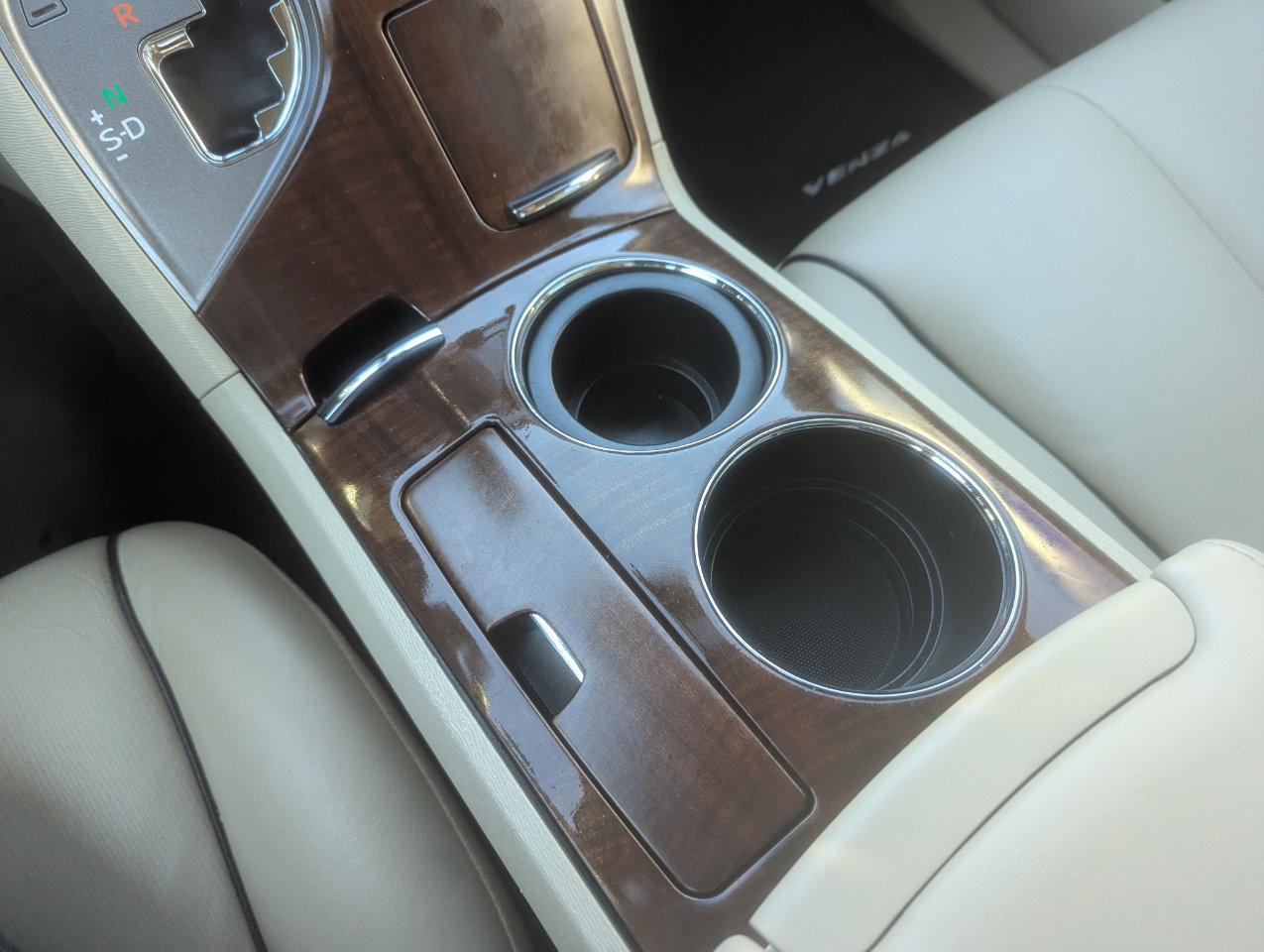 Used 2012 Toyota Venza XLE image 26