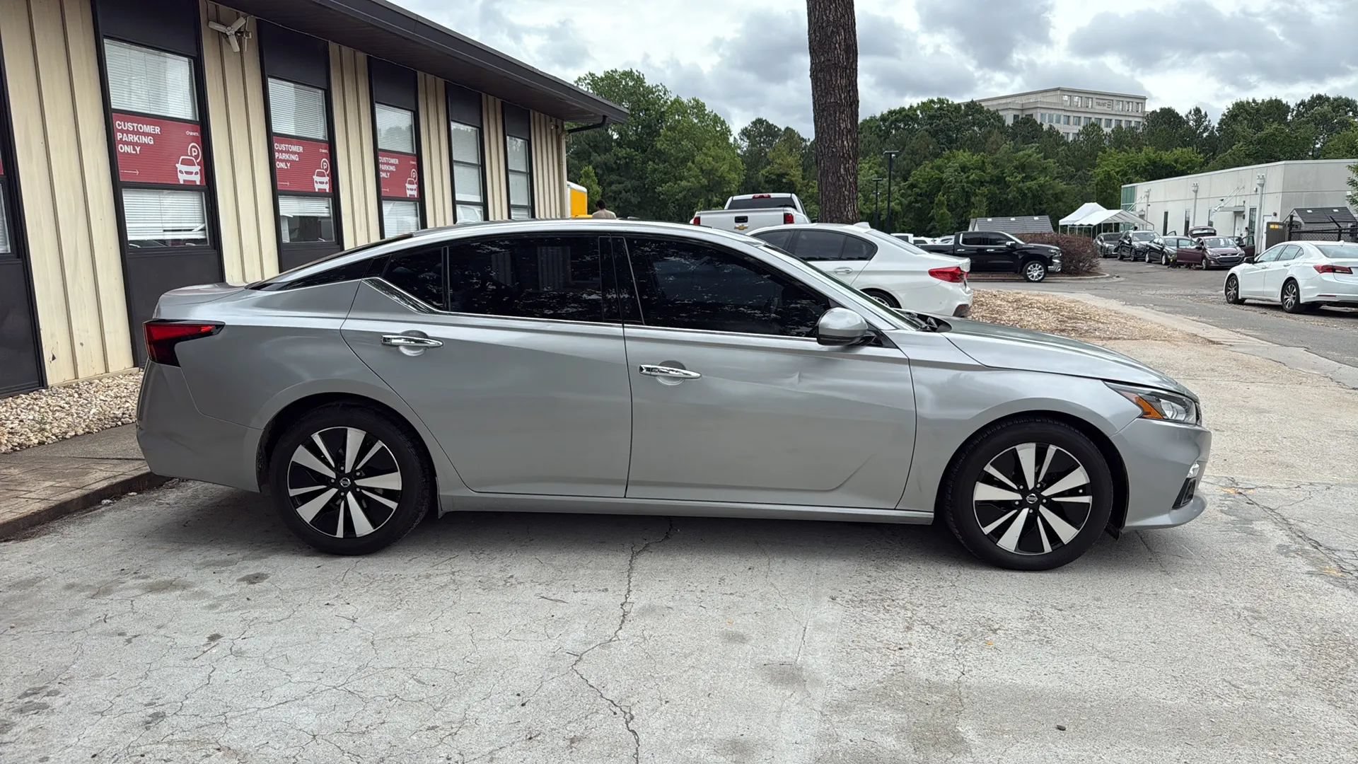 Used 2019 Nissan Altima 2.5 SL FWD image 4