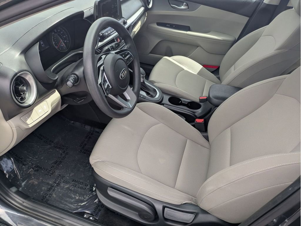 Used 2020 Kia Forte LXS FWD image 15