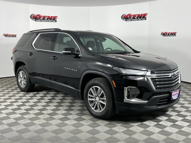 Used 2022 Chevrolet Traverse LT image 2