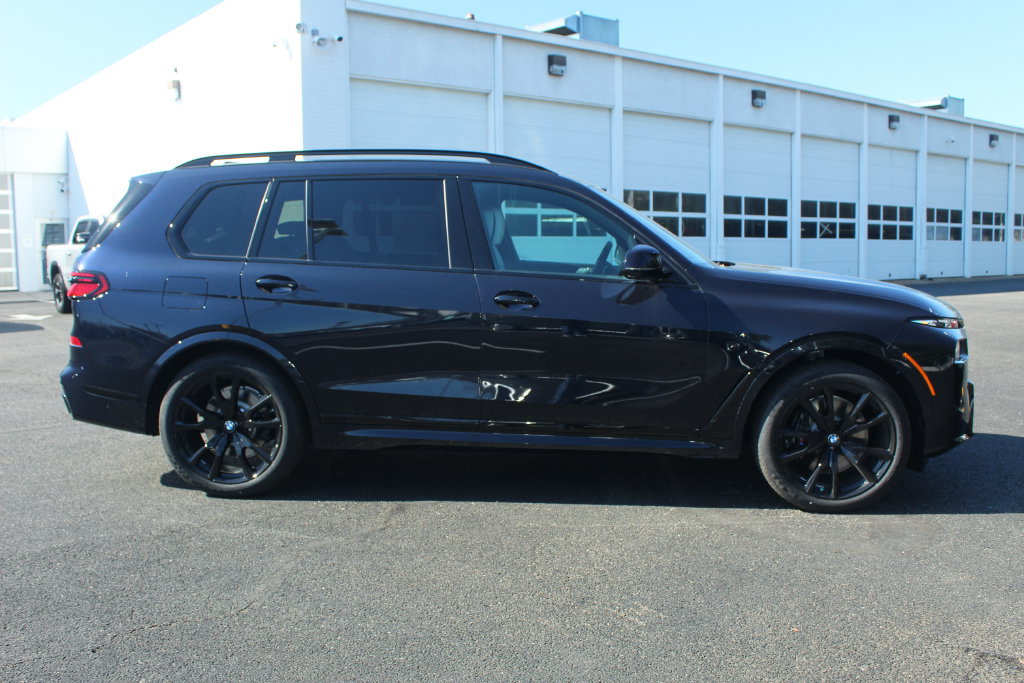 Used 2026 BMW X7 xDrive40i w/ M Sport Package AWD/4WD image 10