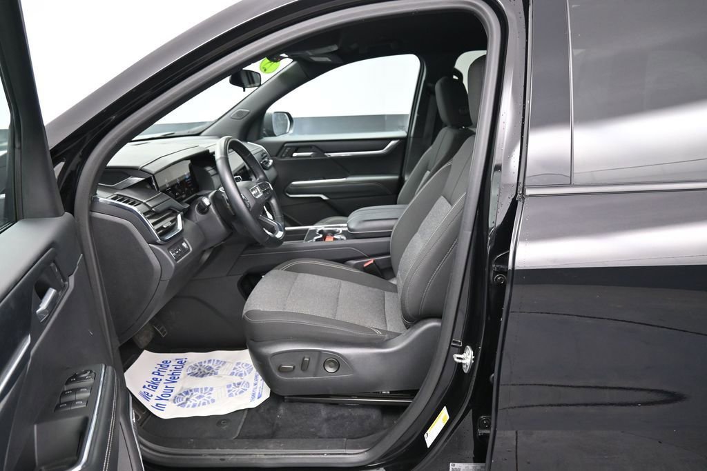 Used 2025 GMC Acadia Elevation FWD image 32