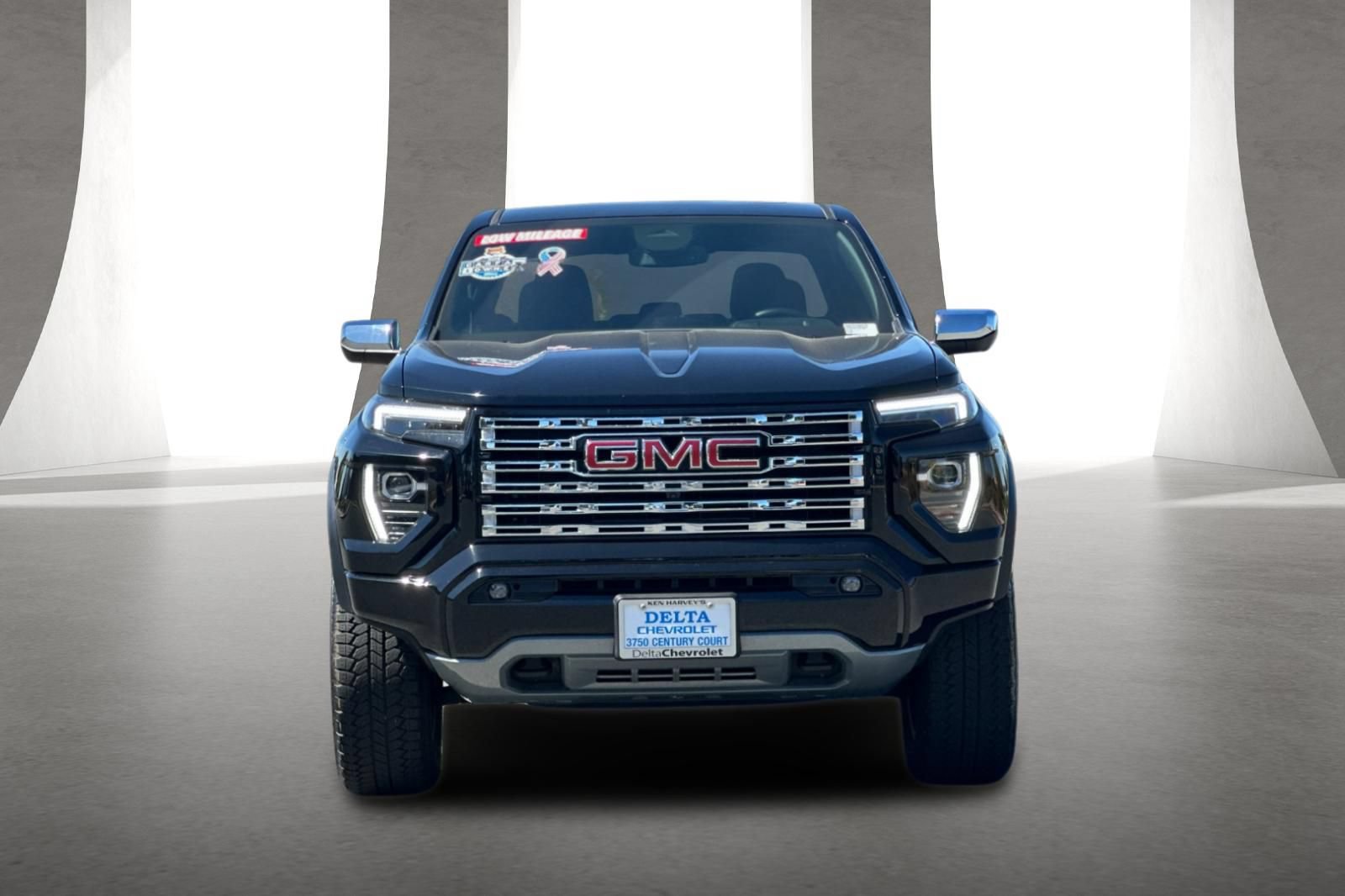 Used 2023 GMC Canyon Denali AWD/4WD image 9